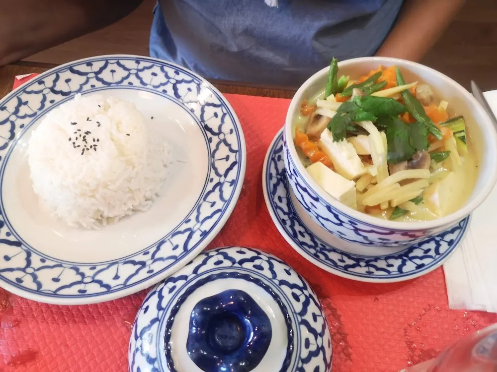 Assiette Tofu Au Curry Vert